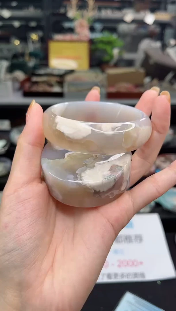 【闪购商品】石英质玉手镯未镶嵌59圈口（赠品镯心）3539198