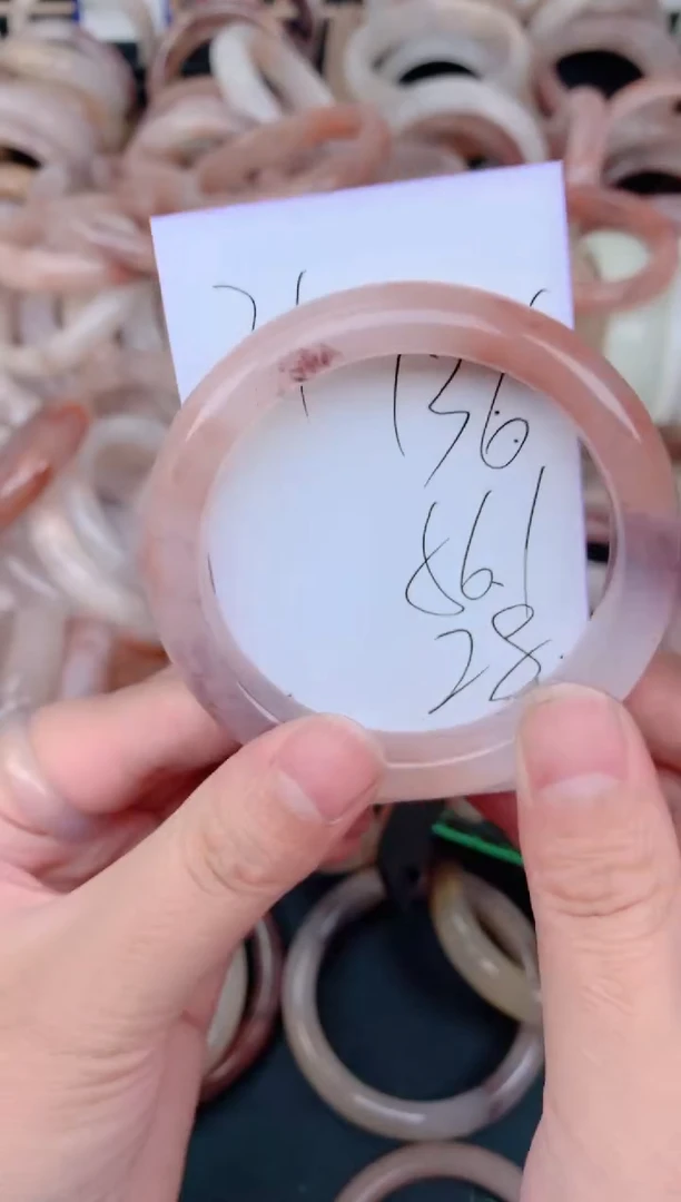 未镶嵌手镯石英质玉136
