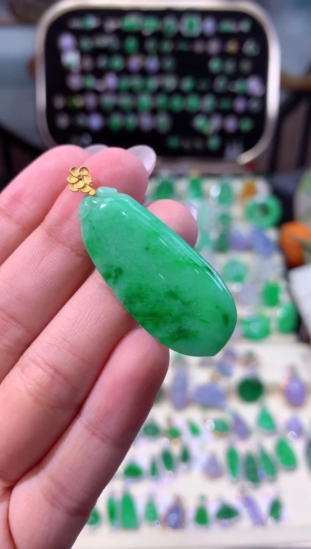 【闪购商品】翡翠颈饰18K金镶嵌缅甸天然A货翡翠