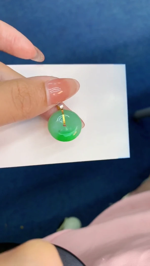 翡翠18K金镶嵌颈饰           1