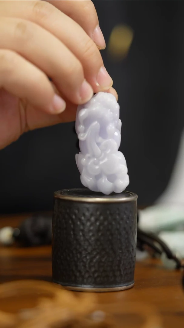 翡翠未镶嵌颈饰翡翠吊坠-貔貅