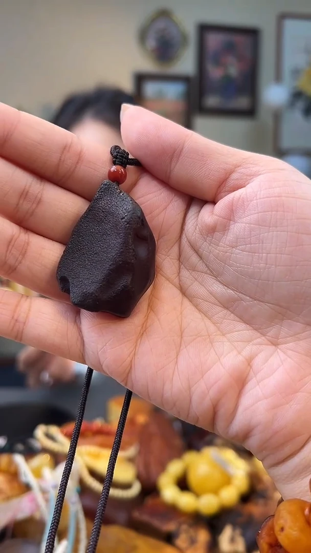 琥珀颈饰未镶嵌吊坠