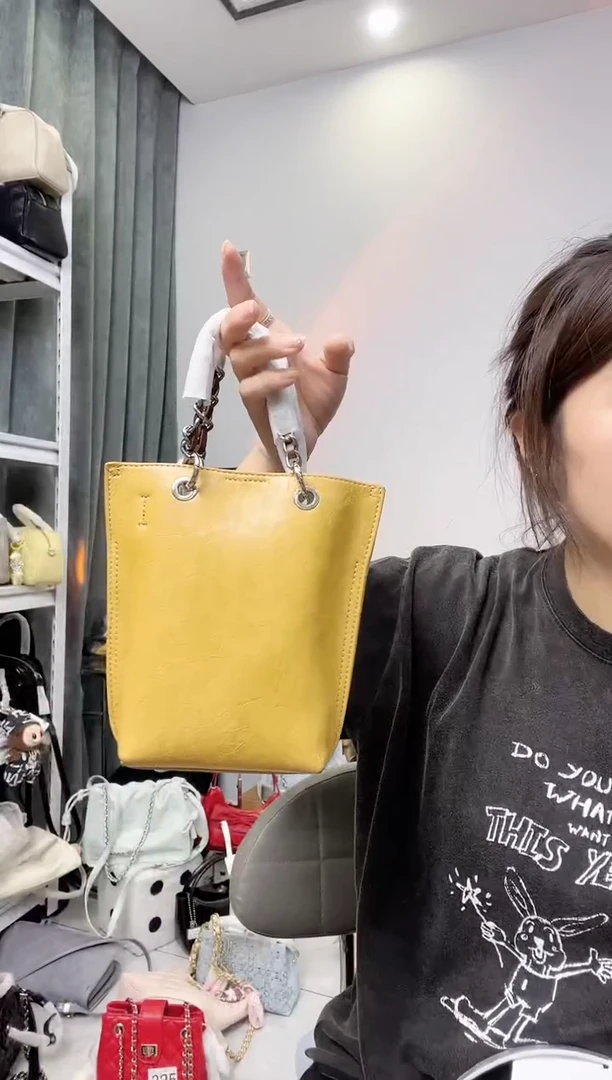 小牛剖层皮革福利款女士包包