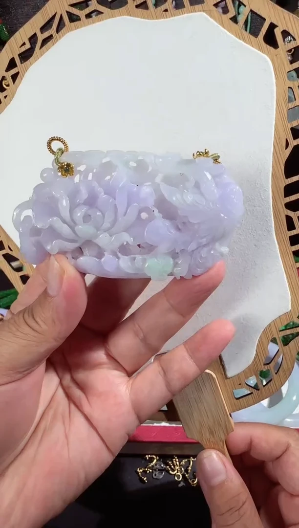 颈饰未镶嵌翡翠吊坠