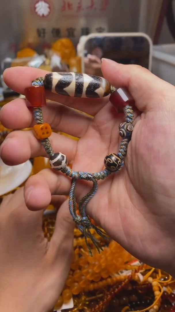 未镶嵌琥珀珠宝奇石蜜蜡