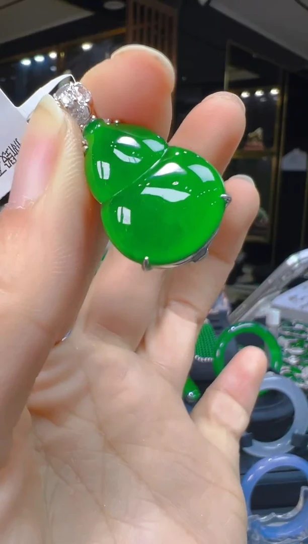 吊坠(赠链)银S925镶嵌翡翠206(多样性发货发其一)