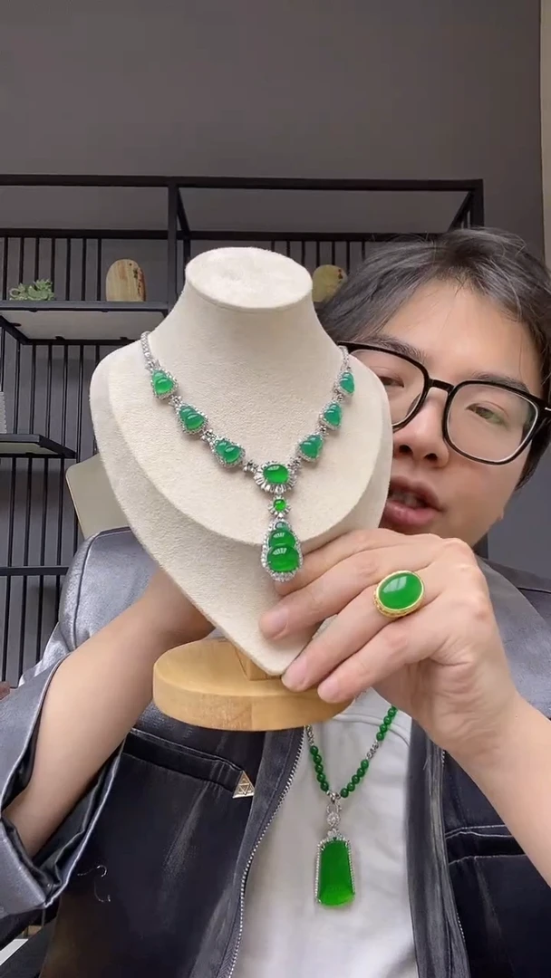 【闪购商品】翡翠颈饰合金葫芦项链