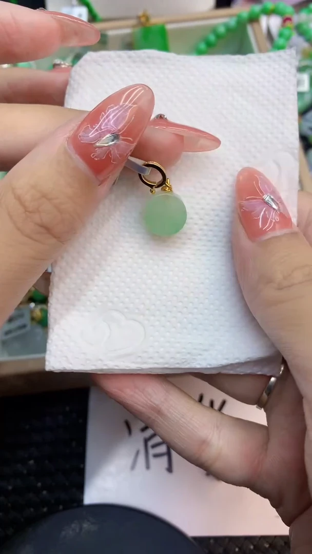 颈饰未镶嵌翡翠1