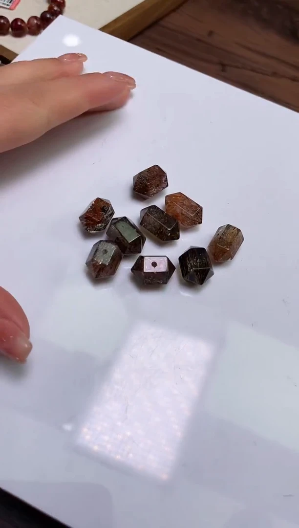 【闪购商品】水晶雕刻件/064未镶嵌多样性发一件