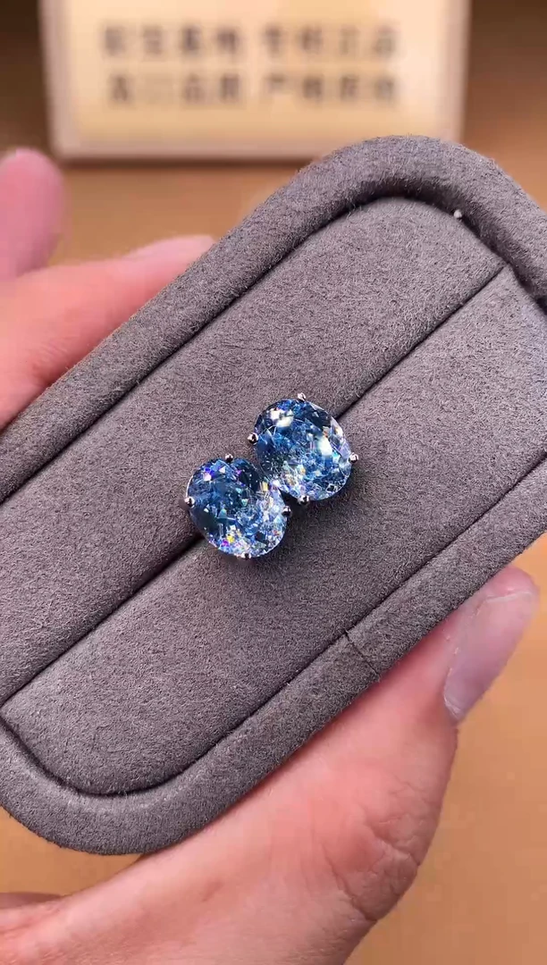 银S925镶嵌耳钉海蓝宝石2222