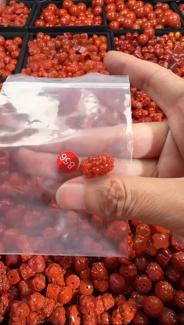 颈饰未镶嵌南红玛瑙1