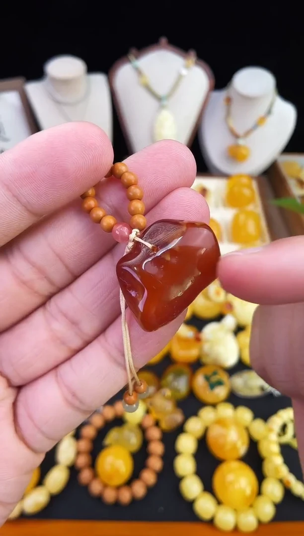 琥珀未镶嵌珠宝奇石柒月