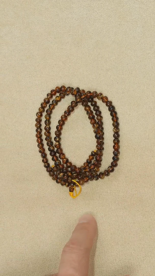 琥珀颈饰未镶嵌抚顺5M20-86