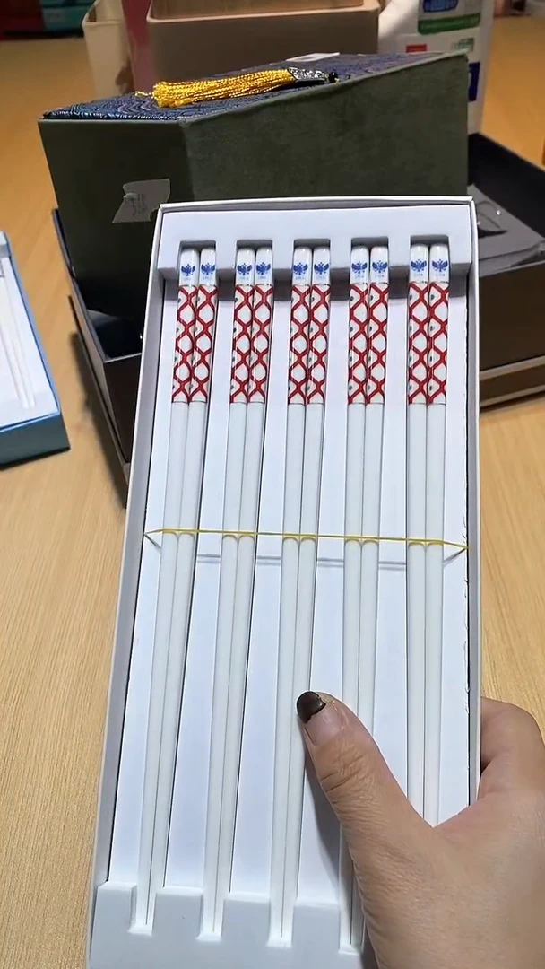 【闪购商品】瓷片锅碗瓢盆一件不剩