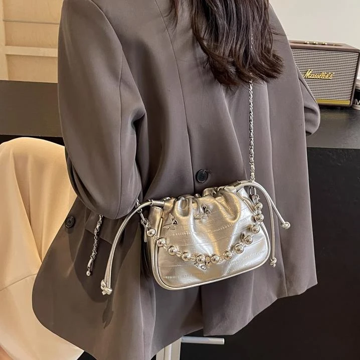 银色包包女式2025新款潮夏天时尚流行外出小拎包高级感单肩斜挎包