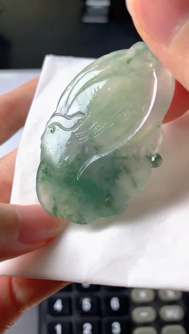 未镶嵌定制翡翠大*姐毛货抛光