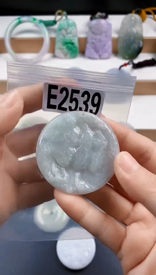 颈饰未镶嵌翡翠天然翡翠吊坠挂件