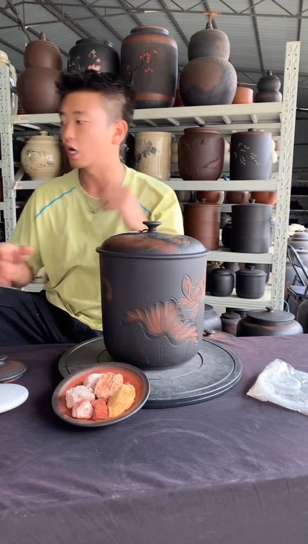罐浮雕荷花7饼茶叶罐