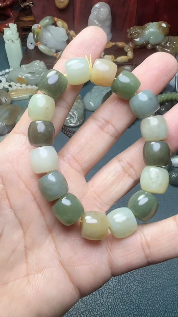 未镶嵌和田玉把件-