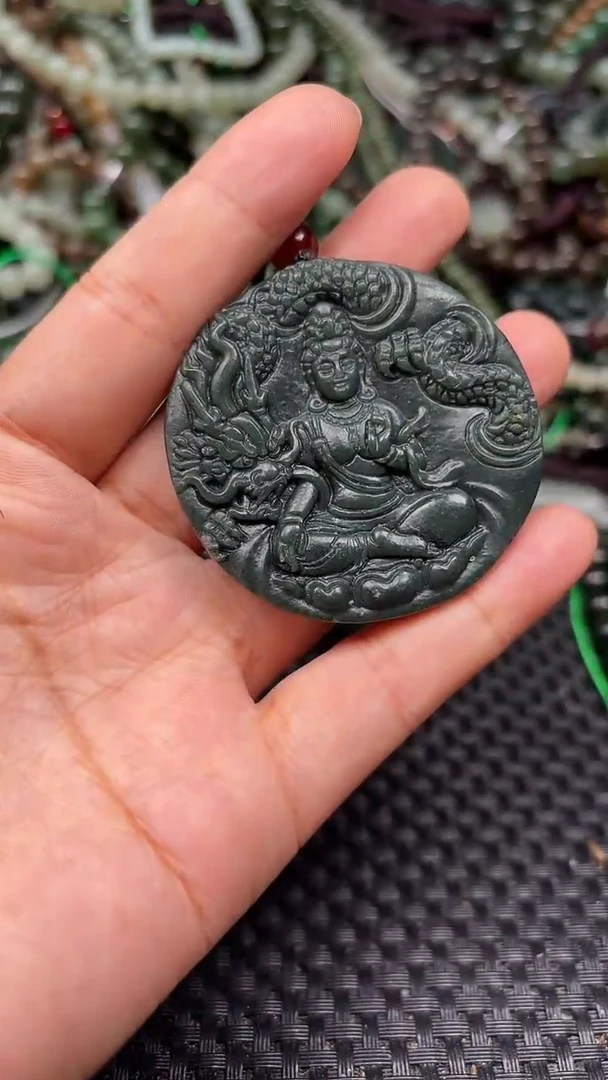 和田玉未镶嵌颈饰1