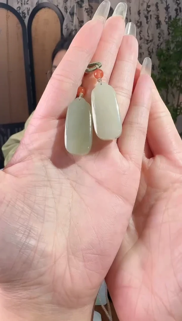 颈饰未镶嵌和田玉无事牌 发其一