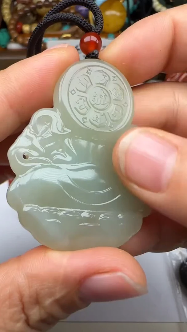 颈饰未镶嵌和田玉（糖玉）是的广告费回复