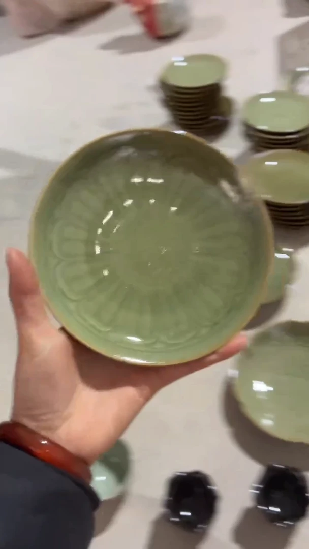 耀州窑仰山莲瓣盘子