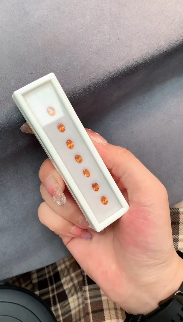石榴石（芬达石）耳饰未镶嵌4*6七颗
