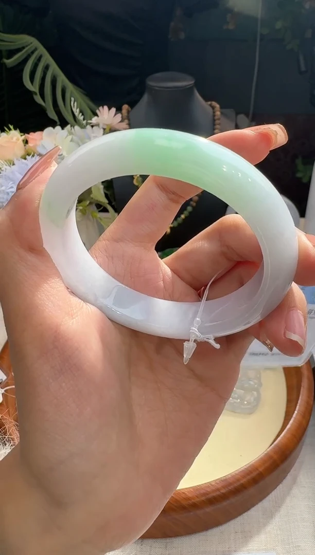 【闪购商品】翡翠手镯未镶嵌手镯