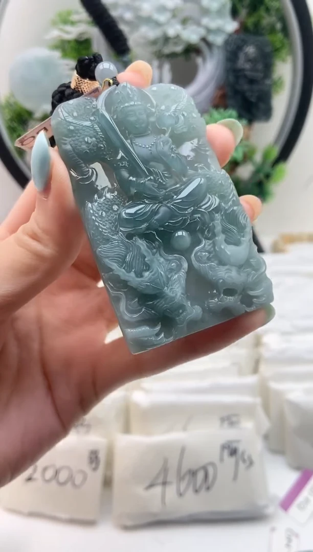 颈饰未镶嵌翡翠虚空藏