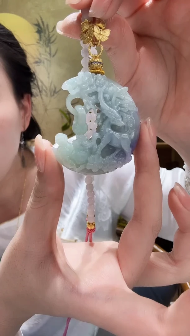 颈饰未镶嵌翡翠吊坠