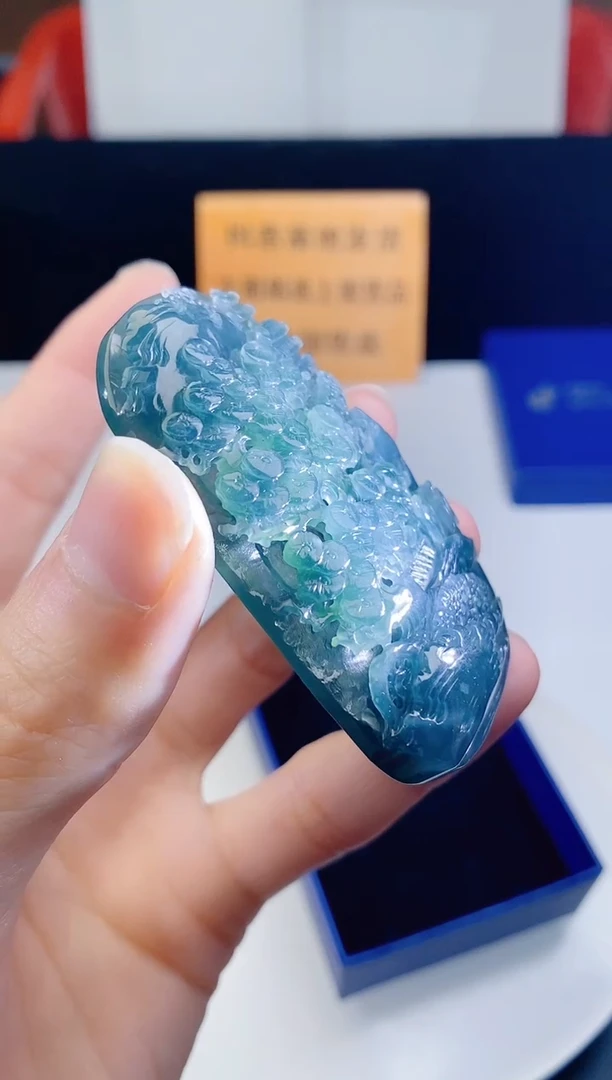 颈饰未镶嵌翡翠·