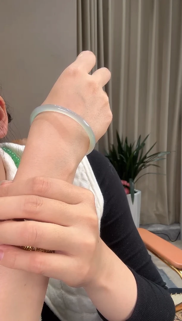 手镯玛瑙/玉髓未镶嵌2026-01