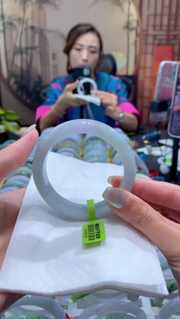 未镶嵌手镯翡翠000072505