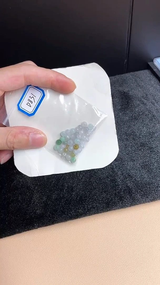 【闪购商品】翡翠手串未镶嵌天然翡翠D831