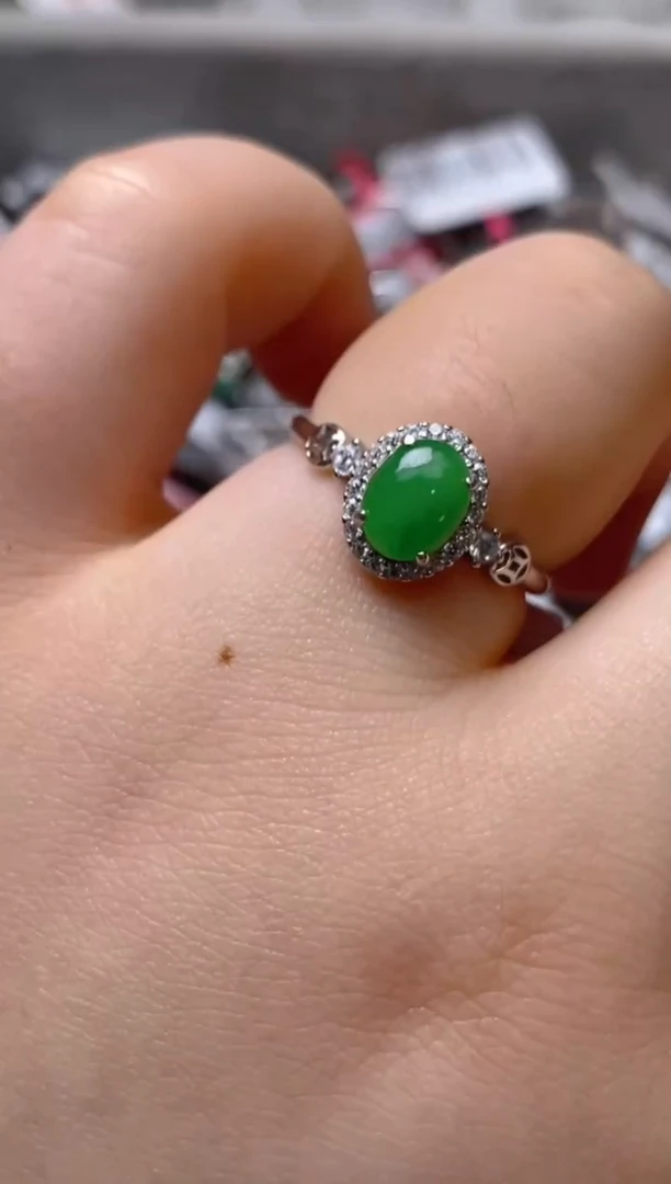 银S925镶嵌戒指翡翠百内无证书