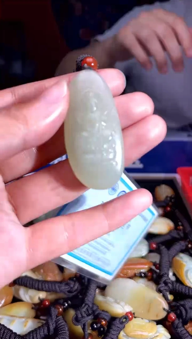 和田玉未镶嵌挂件1