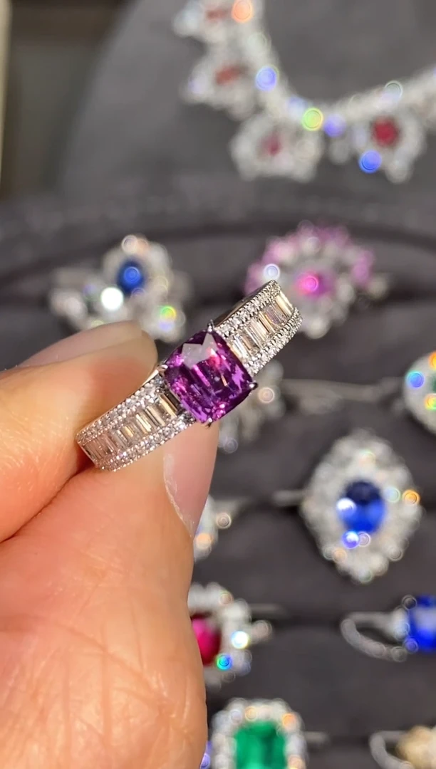 【闪购商品】彩色蓝宝石戒指18K金镶嵌1.1ct/新年开工价