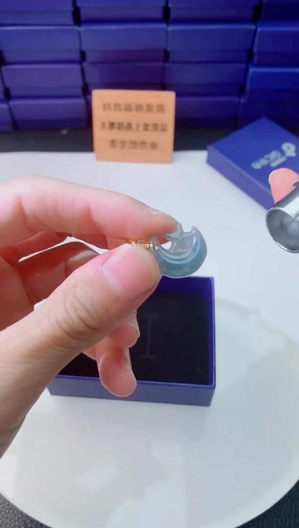 翡翠未镶嵌颈饰1111111111