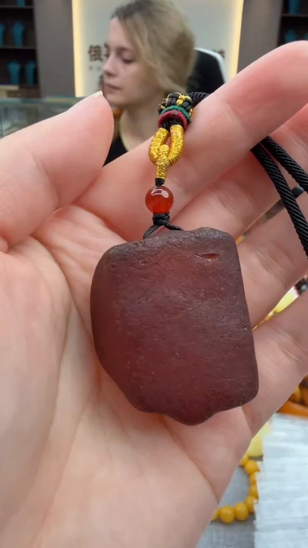 琥珀颈饰未镶嵌38秒拍号 假一罚三