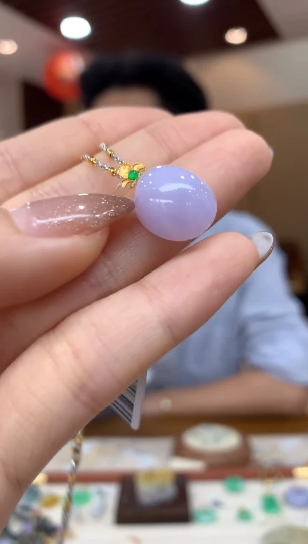 吊坠(不含链)18K金镶嵌翡翠蛋面