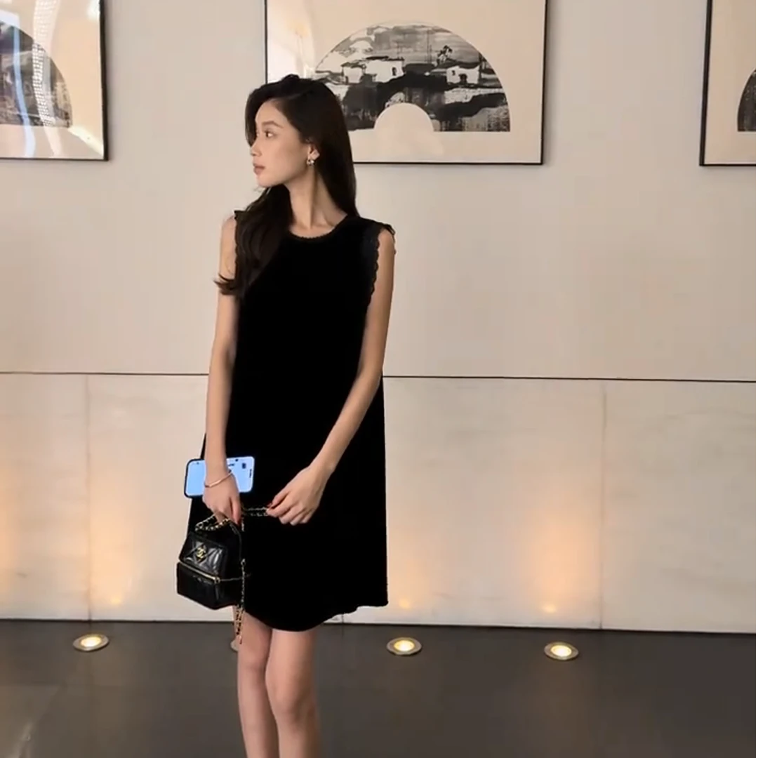 法式黑色无袖背心连衣裙子女夏2025新款设计师赫本风气质度假短裙