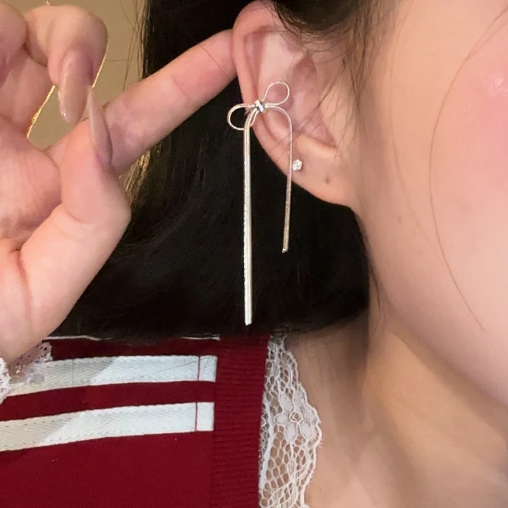 铜合金耳饰 银色蝴蝶结流苏耳夹长款设计感耳骨夹个性高级耳饰女