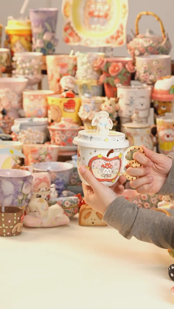 摆件陶景德镇釉下彩手绘设计师款陶瓷