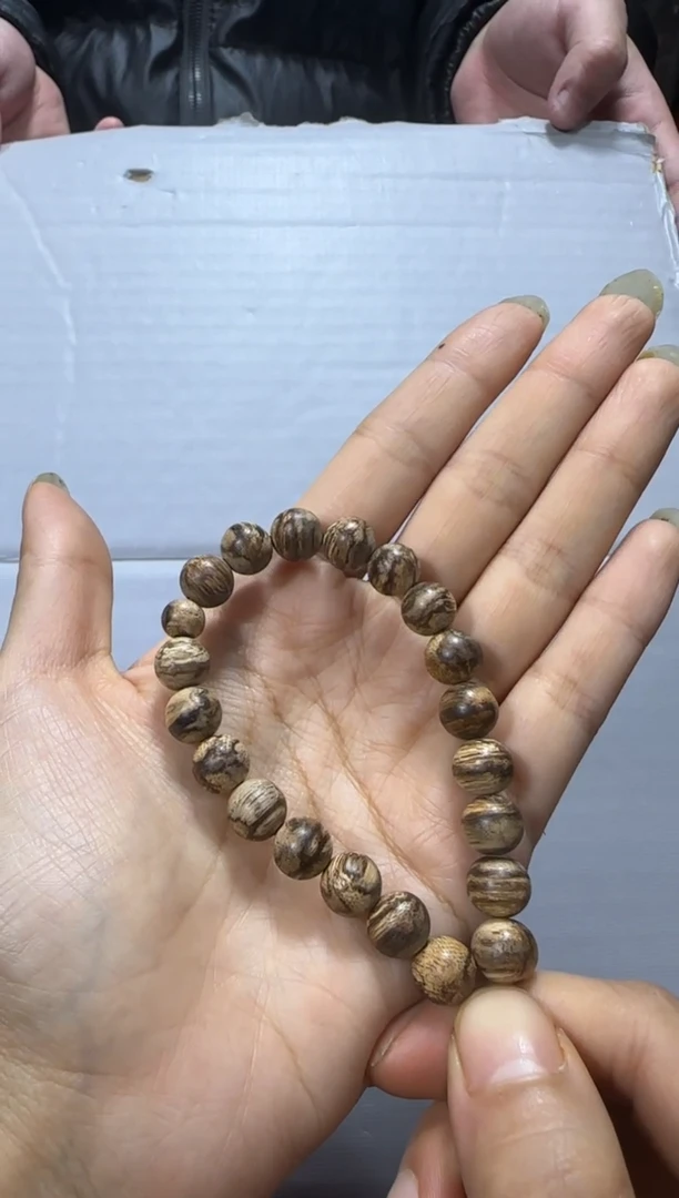 【闪购商品】沉香手串P09蚁漏0.9单圈多样性发货发其一