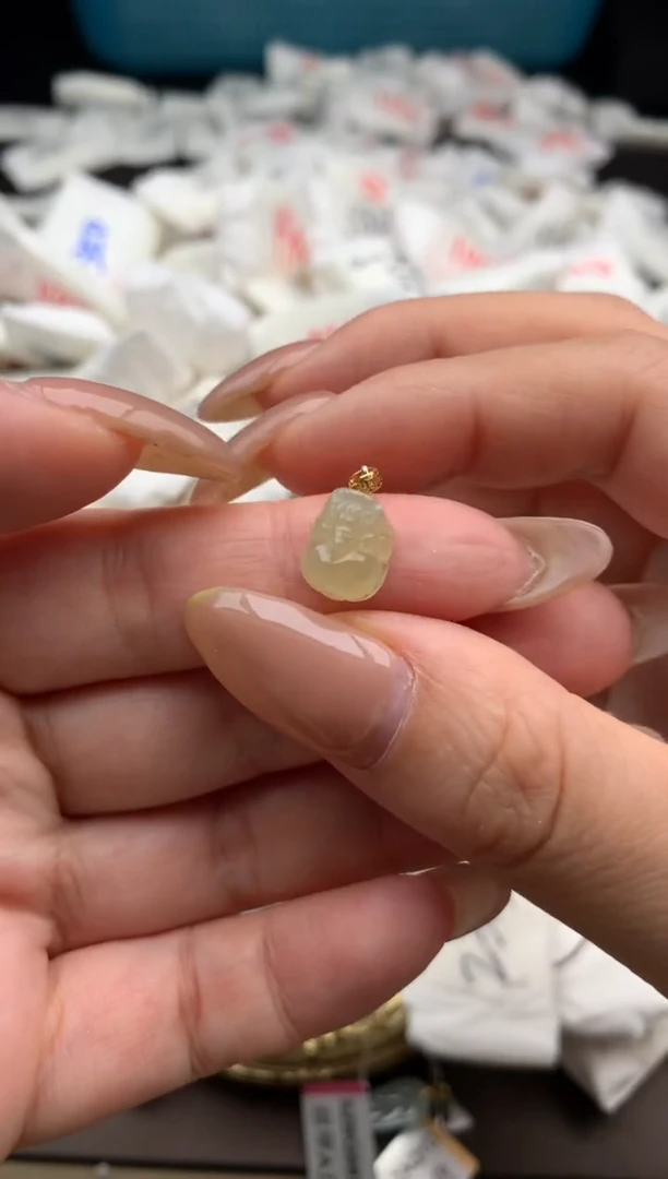 【闪购商品】翡翠颈饰18K金镶嵌一