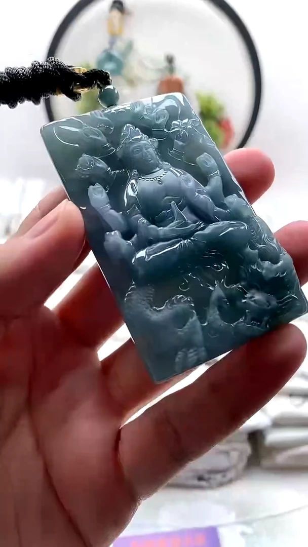 颈饰未镶嵌翡翠千手观音
