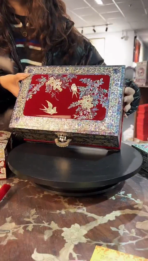 鱼锁绒布底·弘贝雅螺钿漆器文化馆