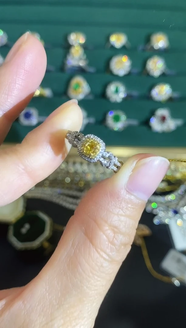 18K金镶嵌戒指钻石999