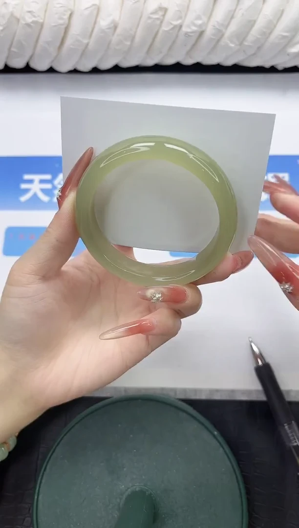 未镶嵌手镯石英质玉70-56